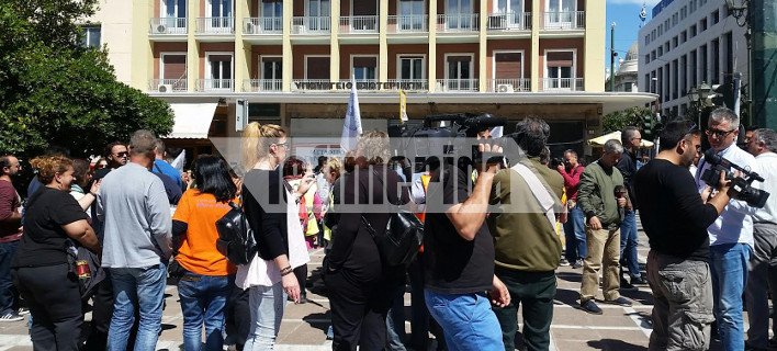  ΠΟΕ-ΟΤΕ: Στάση εργασίας και συγκέντρωση στο ΥΠΕΣ από τους συμβασιούχους [εικόνα] | iefimerida.gr 0