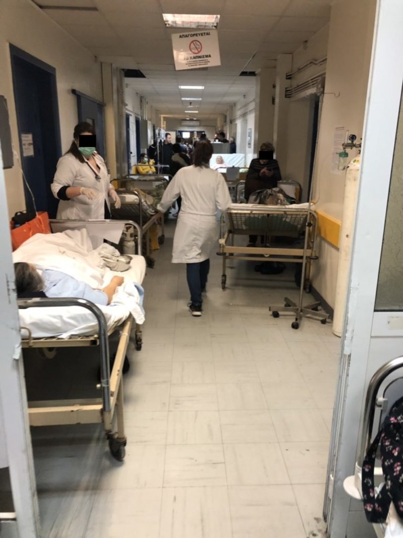 Κατάμεστος από ράντζα ο διάδρομος / Φωτογραφία: ΠΟΕΔΗΝ