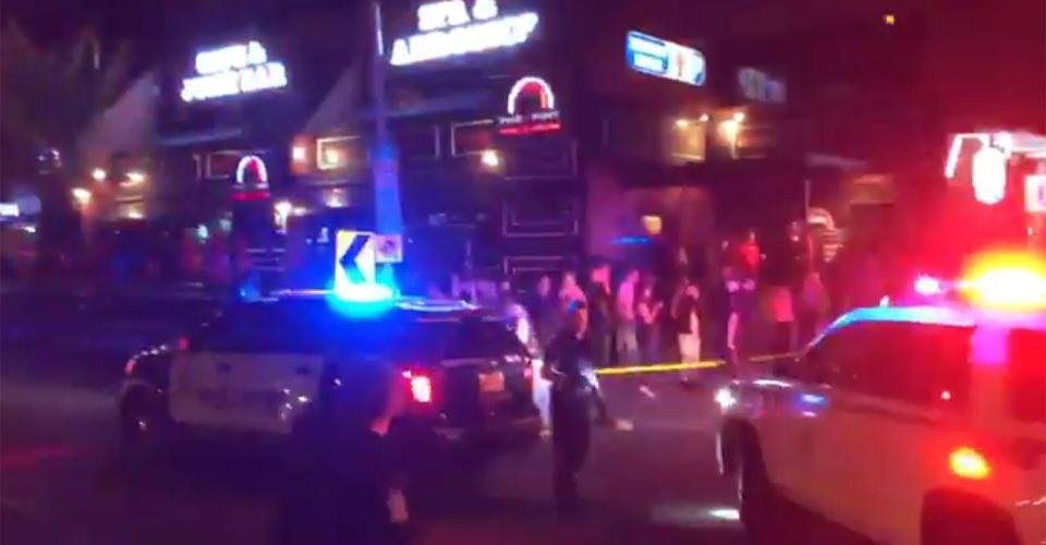 Πανικός στο Εντμοντον: Φορτηγό επιχείρησε να πέσει σε πεζούς -Ο οδηγός επιτέθηκε σε αστυνομικό [εικόνες] | iefimerida.gr 3