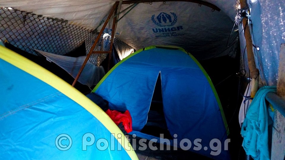 Χίος: Αθλιες οι συνθήκες διαβίωσης των προσφύγων στον καταυλισμό της Σούδας μετά την πρώτη βροχή [εικόνες] | iefimerida.gr 3