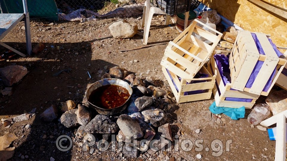 Χίος: Αθλιες οι συνθήκες διαβίωσης των προσφύγων στον καταυλισμό της Σούδας μετά την πρώτη βροχή [εικόνες] | iefimerida.gr 2