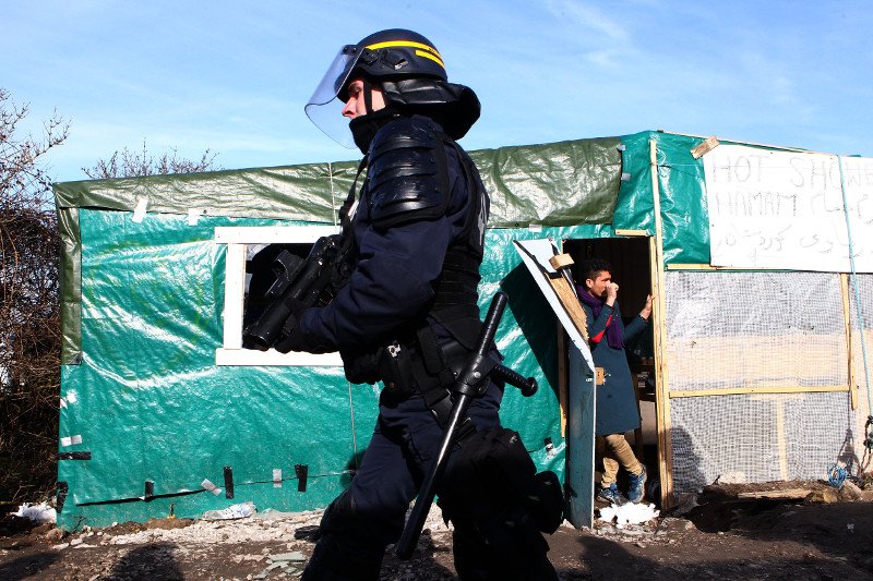 Εκθεση-σοκ: Πρόσφυγες κακοποιήθηκαν από αστυνομικούς στη «Ζούγκλα» του Καλαί [εικόνες] | iefimerida.gr 4