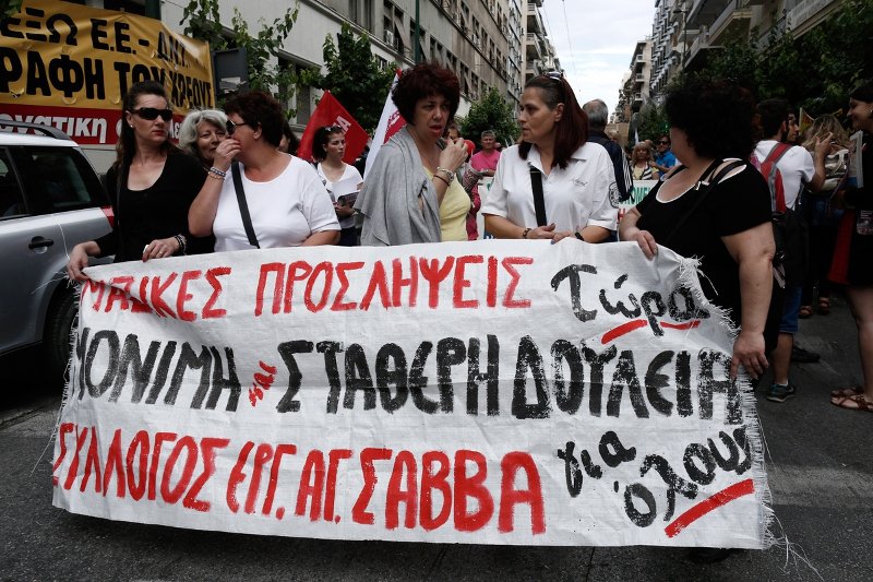 Οι νοσηλευτές «τα έψαλαν» με μαντινάδες και πεντοζάλη στον Πολάκη [εικόνες & βίντεο] | iefimerida.gr 7