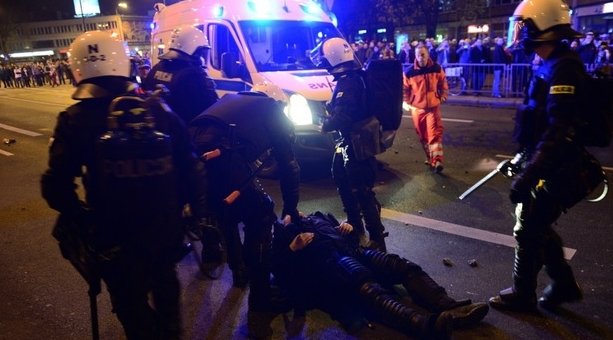 Βία και χάος στην Πολωνία: Επεισόδια από ακροδεξιούς την Ημέρα της Ανεξαρτησίας [βίντεο & εικόνες] | iefimerida.gr 14