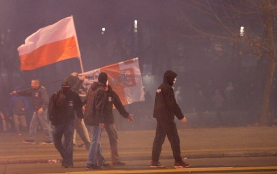 Βία και χάος στην Πολωνία: Επεισόδια από ακροδεξιούς την Ημέρα της Ανεξαρτησίας [βίντεο & εικόνες] | iefimerida.gr 17