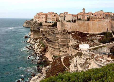 Επτά πόλεις-κοσμήματα κτισμένες κυριολεκτικά στο χείλος του γκρεμού [εικόνες] | iefimerida.gr 10