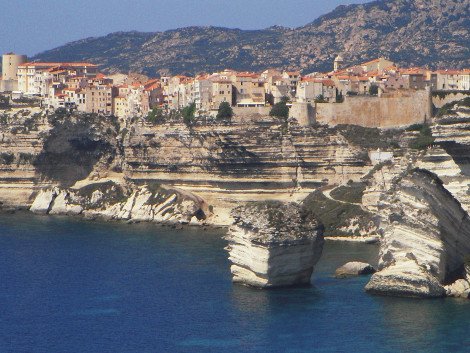 Επτά πόλεις-κοσμήματα κτισμένες κυριολεκτικά στο χείλος του γκρεμού [εικόνες] | iefimerida.gr 11