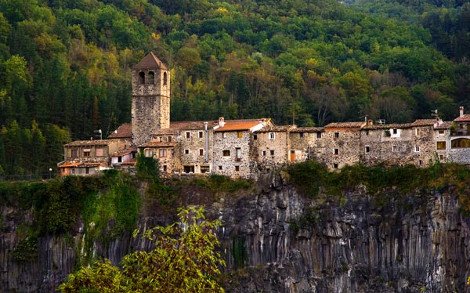 Επτά πόλεις-κοσμήματα κτισμένες κυριολεκτικά στο χείλος του γκρεμού [εικόνες] | iefimerida.gr 1