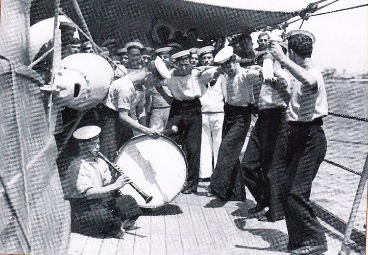 «Ιστορίες ανδρείας» του Πολεμικού Ναυτικού μέσα σε ένα πλοίο! Ενα πρωτοποριακό αφιέρωμα [εικόνες] | iefimerida.gr 0