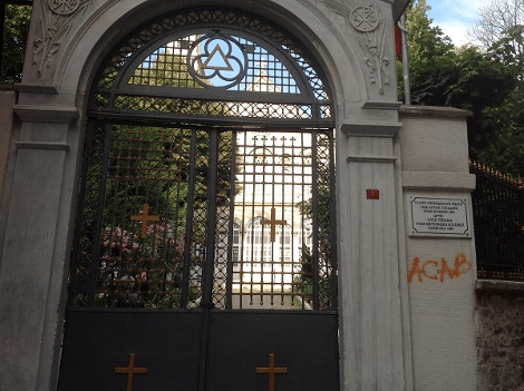 Τρίτος νεκρός στην Πόλη – Χρησιμοποίησαν εκσκαφέα για να φτάσουν στο γραφείο του Ερντογάν [εικόνες&amp;βίντεο] | iefimerida.gr 0