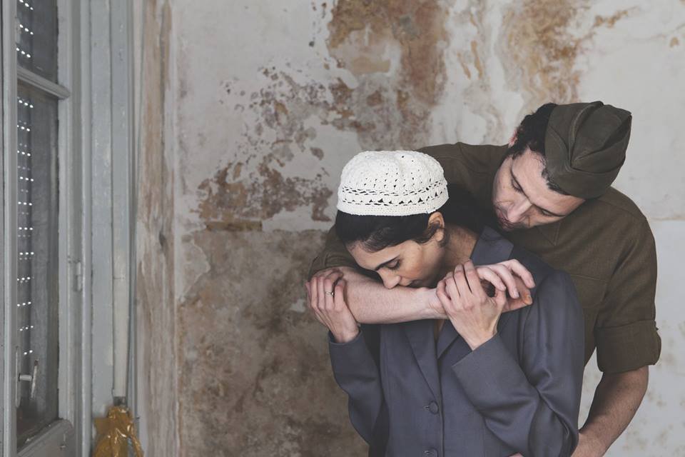 Ιντριγκάρει η πρώτη επί σκηνής συνεργασία του Εθνικού με το Θέατρο Τέχνης [εικόνες & τρέιλερ]  | iefimerida.gr 2