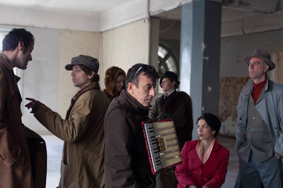 Ιντριγκάρει η πρώτη επί σκηνής συνεργασία του Εθνικού με το Θέατρο Τέχνης [εικόνες & τρέιλερ]  | iefimerida.gr 3