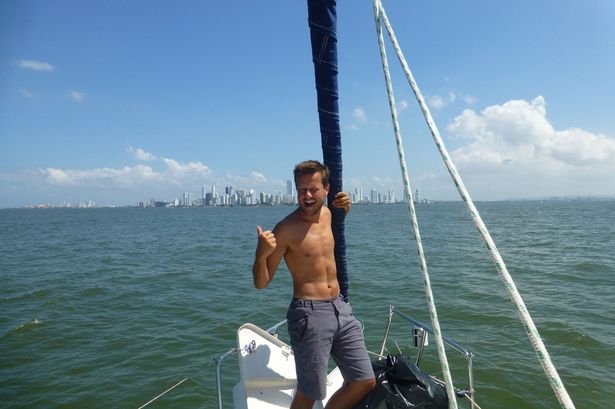 Ο Βρετανός που νίκησε δυο φορές τον καρκίνο και γυρίζει τον κόσμο πραγματοποιώντας 101 επιθυμίες [εικόνες + βίντεο]  | iefimerida.gr 2