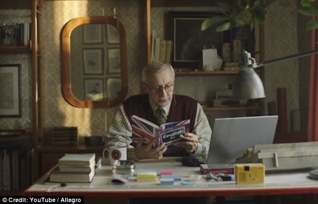 Το βίντεο που σπάει καρδιές -Πολωνός παππούς μαθαίνει αγγλικά για να μιλήσει στο εγγόνι του [βίντεο] | iefimerida.gr 0