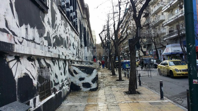 Σταμάτησε η αφαίρεση του γκράφιτι από το Πολυτεχνείο -Εφυγε το συνεργείο γιατί γίνεται συγκέντρωση κατά του καθαρισμού [εικόνες] | iefimerida.gr 2