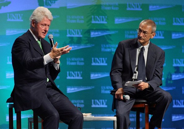 Τζον Ποντέστα: Ο Ελληνας πίσω από τους Κλίντον -Γιατί η Χίλαρι λέει πως της είναι απαραίτητος [εικόνες & βίντεο] | iefimerida.gr 8