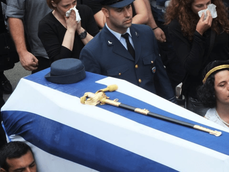 Δάκρυσε η Κεφαλονιά -Συγγενείς και φίλοι είπαν το τελευταίο αντίο στην ολυμπιονίκη Αννα Πολλάτου που σκοτώθηκε σε τροχαίο [εικόνες] | iefimerida.gr 1