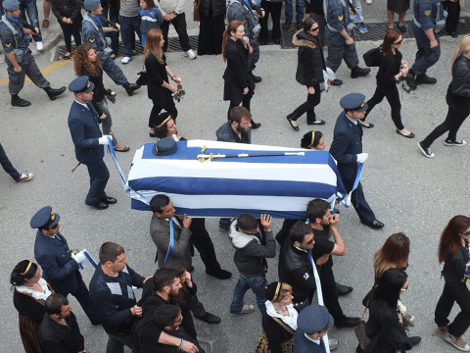 Δάκρυσε η Κεφαλονιά -Συγγενείς και φίλοι είπαν το τελευταίο αντίο στην ολυμπιονίκη Αννα Πολλάτου που σκοτώθηκε σε τροχαίο [εικόνες] | iefimerida.gr 2