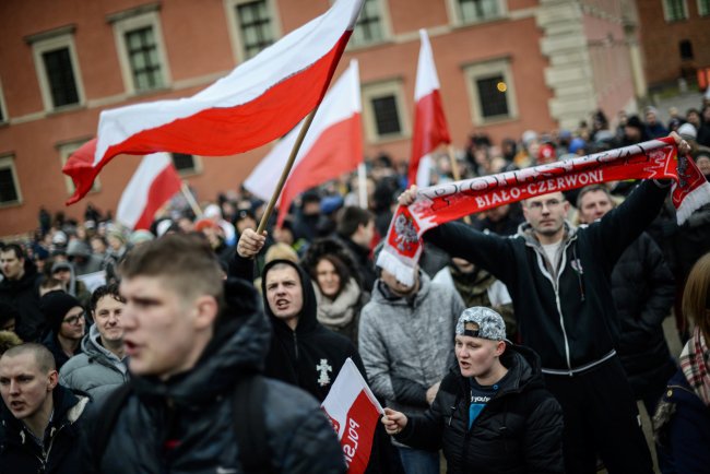 Πολωνία, το «αγκάθι» στο πόδι της Ευρωπαϊκής Ενωσης -Θέλει να φιμώσει δικαιοσύνη και Τύπο [εικόνες] | iefimerida.gr 4