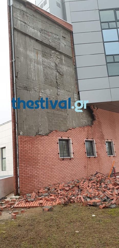 Φθορές λόγω της κακοκαιρίας στο Δικαστικό Μέγαρο Πολυγύρου [εικόνες] | iefimerida.gr 1