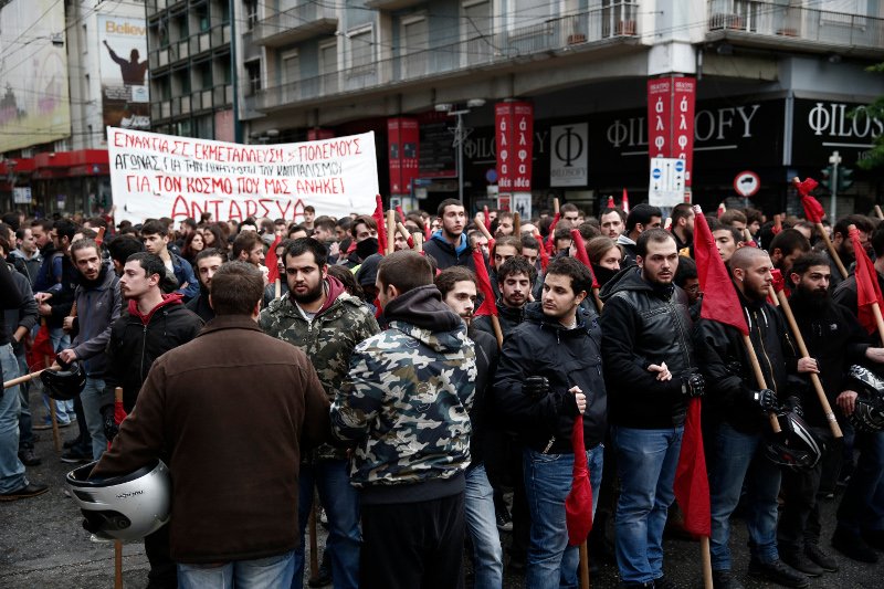Εληξε η κατάληψη στο Πολυτεχνείο -Ξεκίνησαν οι εκδηλώσεις μνήμης [εικόνες] | iefimerida.gr 2