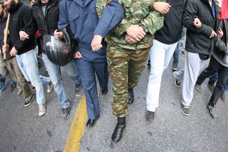 Κορυφώνονται οι εκδηλώσεις για τα 40 χρόνια από την εξέγερση του Πολυτεχνείου-6.000 αστυνομικοί στο κέντρο | iefimerida.gr 2