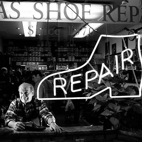 Ο τσαγκάρης από την Κρήτη που έγινε αφίσα στο μετρό της Νέας Υόρκης [εικόνες] | iefimerida.gr 0