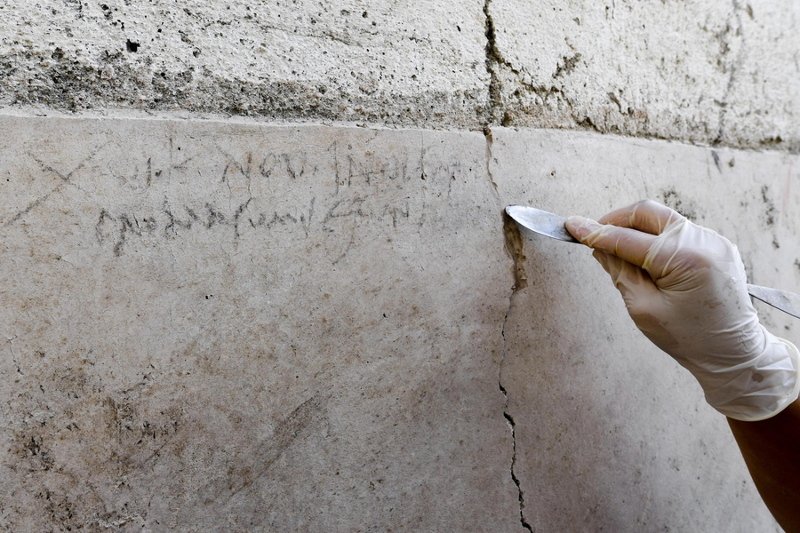 Αυτή η επιγραφή αλλάζει τα δεδομένα/ Φωτογραφία: ΑΠΕ/ EPA