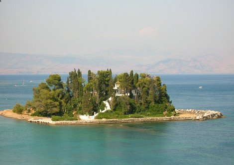 Δέκα νησιά βγαλμένα από τα παραμύθια: Οταν τα κάστρα ξεπροβάλλουν μέσα από το νερό [εικόνες] | iefimerida.gr 28
