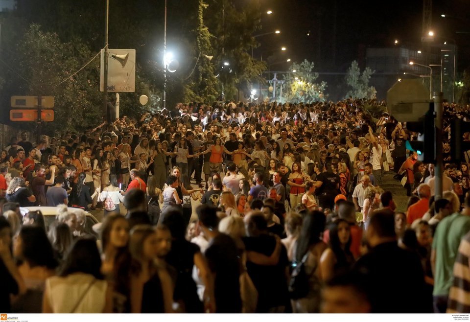 Ενώθηκαν για να χορέψουν τον μεγαλύτερο ποντιακό χορό και να μπουν στο Γκίνες [εικόνες] | iefimerida.gr 5