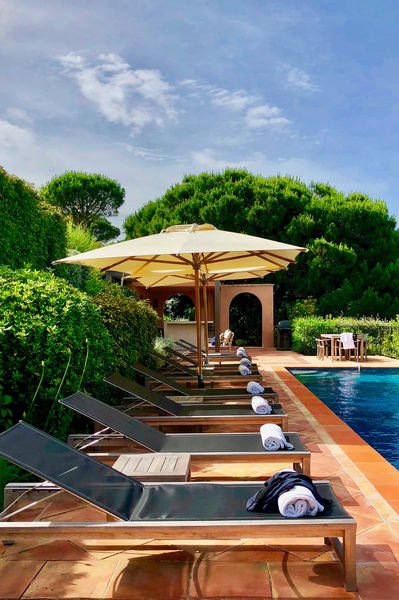 O Karl Lagerfeld δεν έχει εξοχικό -Νοικιάζει αυτή τη βίλα [εικόνες] | iefimerida.gr 4