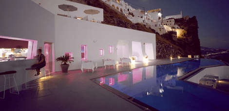 H πιο όμορφη πισίνα του κόσμου βρίσκεται στη Σαντορίνη: Κρεμασμένη στο βράχο, γίνεται ένα με τη θάλασσα -Οποιος κολυμπά σε αυτή είναι σαν να βρίσκεται σε αεροπλάνο [εικόνες] | iefimerida.gr 10