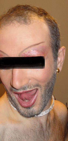 Aρχιμανδρίτης της Πελοποννήσου ποζάρει με γούνα, στρας και μάσκαρα [εικόνες] | iefimerida.gr 1