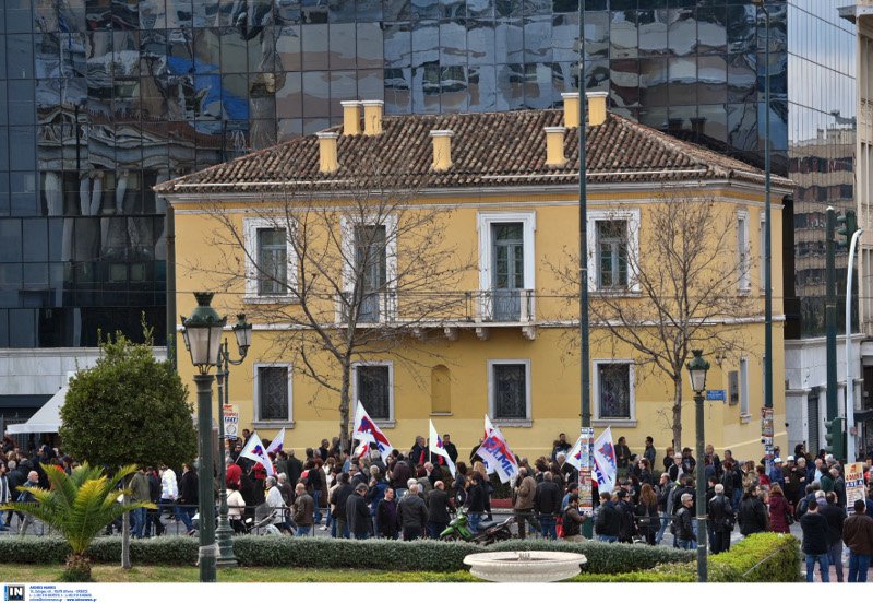 Ολη η Ελλάδα στο δρόμο -Πρωτοφανής συμμετοχή στην απεργία [εικόνες] | iefimerida.gr 9