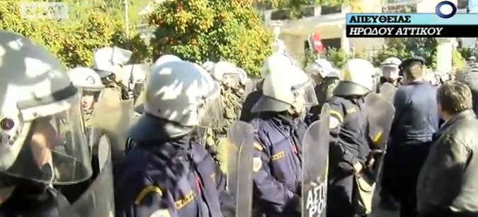 Χημικά και ένταση στο Σύνταγμα -Το ΠΑΜΕ κυκλώνει το Μαξίμου | iefimerida.gr 3