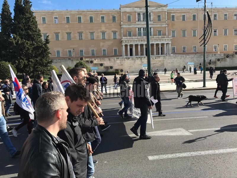 Απεργία-Χιλιάδες διαδηλωτές στο κέντρο της Αθήνας ζητούν λιγότερους φόρους και αύξηση κατώτατου μισθού [εικόνες & βίντεο] | iefimerida.gr 13