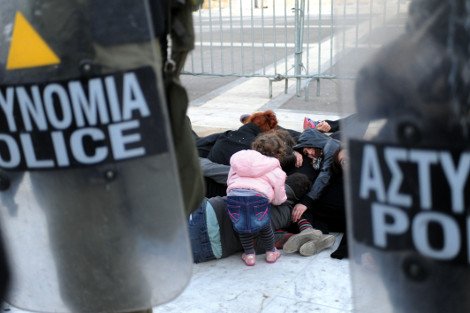 Μεγαλειώδης και ειρηνική η πορεία για την 40η επέτειο της εξέγερσης του Πολυτεχνείου | iefimerida.gr 0