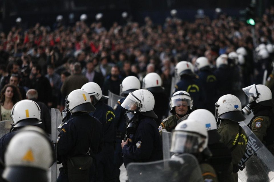 Πολυτεχνείο: Ηταν μια μεγαλειώδης, ειρηνική πορεία – Πρωτοφανής ο όγκος των διαδηλωτών [εικόνες] | iefimerida.gr 4