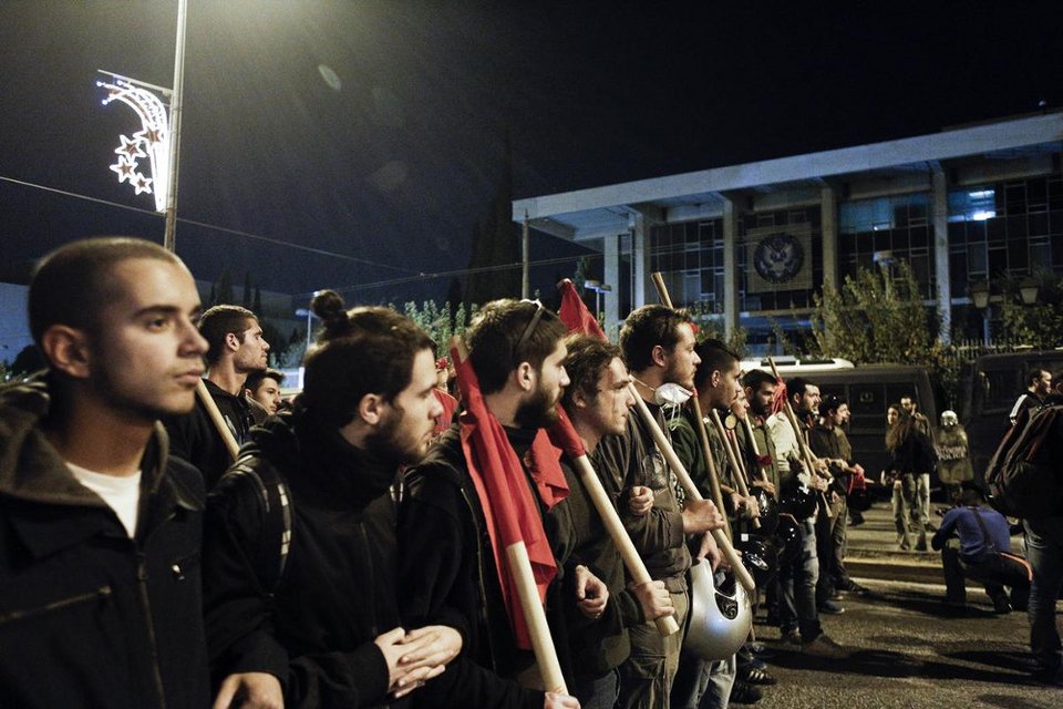 Πολυτεχνείο: Ηταν μια μεγαλειώδης, ειρηνική πορεία – Πρωτοφανής ο όγκος των διαδηλωτών [εικόνες] | iefimerida.gr 12