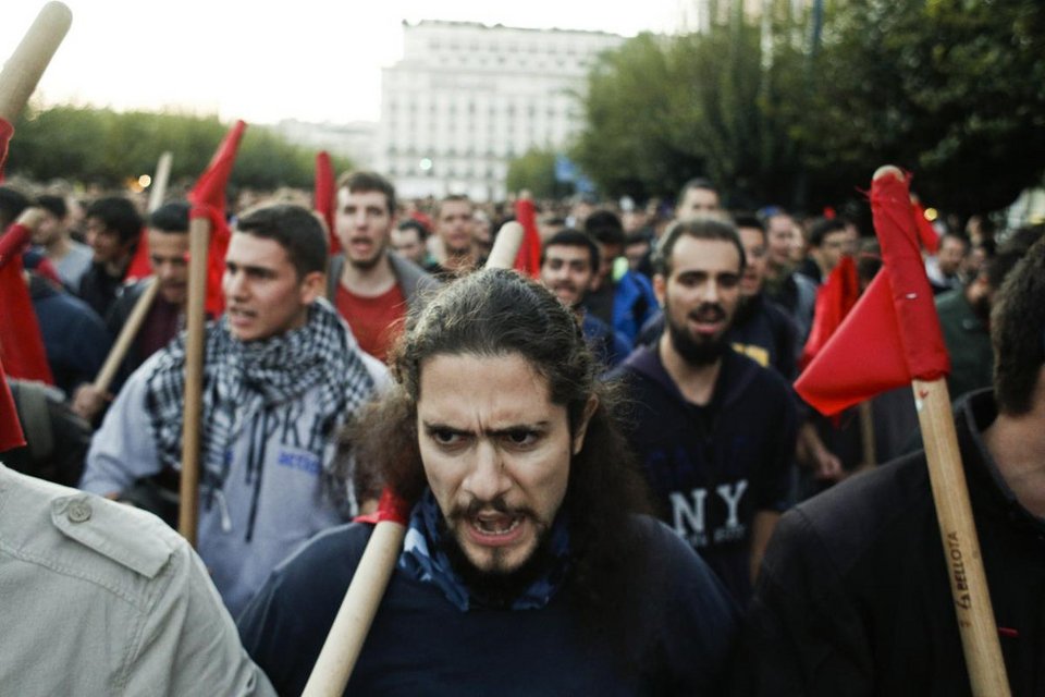 Πολυτεχνείο: Ηταν μια μεγαλειώδης, ειρηνική πορεία – Πρωτοφανής ο όγκος των διαδηλωτών [εικόνες] | iefimerida.gr 8