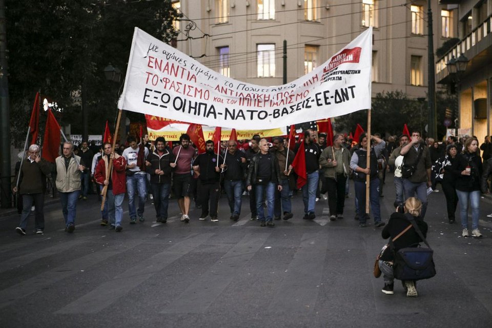 Πολυτεχνείο: Ηταν μια μεγαλειώδης, ειρηνική πορεία – Πρωτοφανής ο όγκος των διαδηλωτών [εικόνες] | iefimerida.gr 7