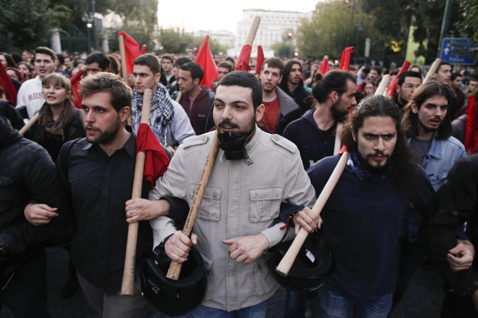 Πολυτεχνείο: Ηταν μια μεγαλειώδης, ειρηνική πορεία – Πρωτοφανής ο όγκος των διαδηλωτών [εικόνες] | iefimerida.gr 9