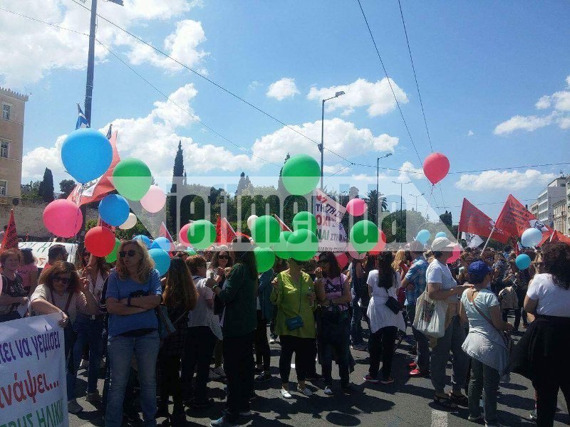 Συγκέντρωση της ΠΟΕ-ΟΤΑ στο Σύνταγμα -Διαμαρτυρία για τους παιδικούς σταθμούς [εικόνες] | iefimerida.gr 1