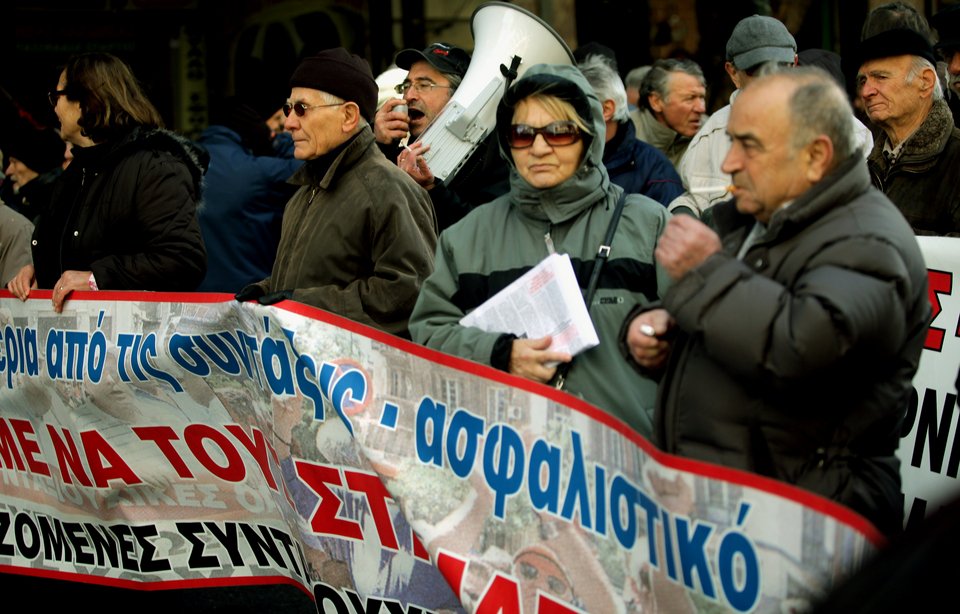 Συλλαλητήριο του ΠΑΜΕ στην Ομόνοια -Ζήτησαν απόσυρση του ασφαλιστικού [εικόνες] | iefimerida.gr 2