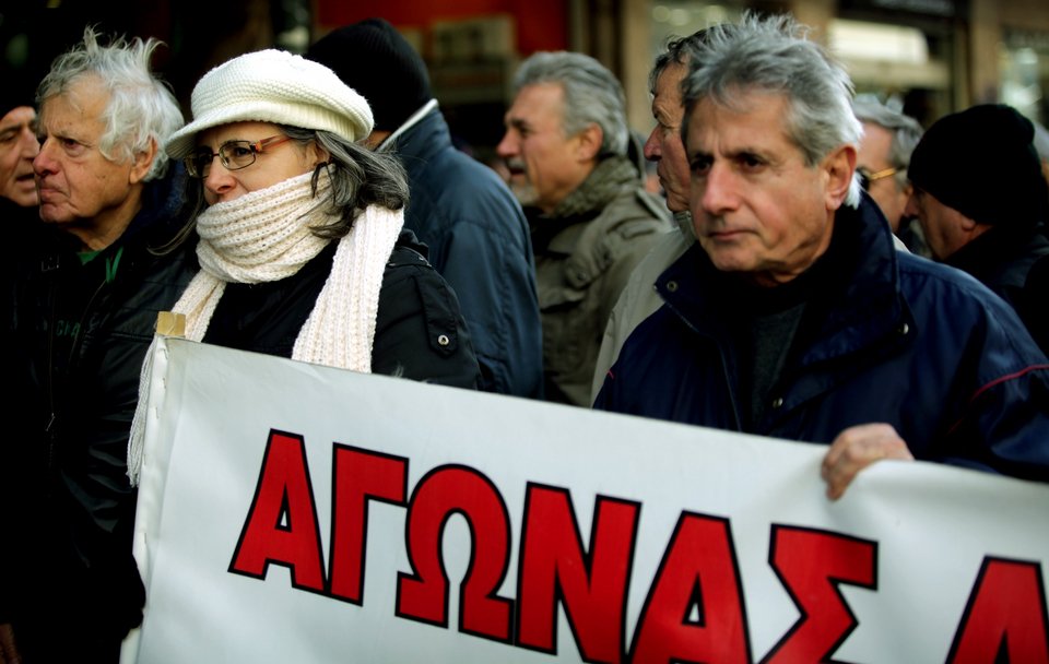 Συλλαλητήριο του ΠΑΜΕ στην Ομόνοια -Ζήτησαν απόσυρση του ασφαλιστικού [εικόνες] | iefimerida.gr 3