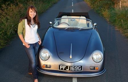 Πώς μία 26χρονη μετέτρεψε τον σαραβαλιασμένο σκαραβαίο της σε κλασική Porsche 356 [εικόνες] | iefimerida.gr 2