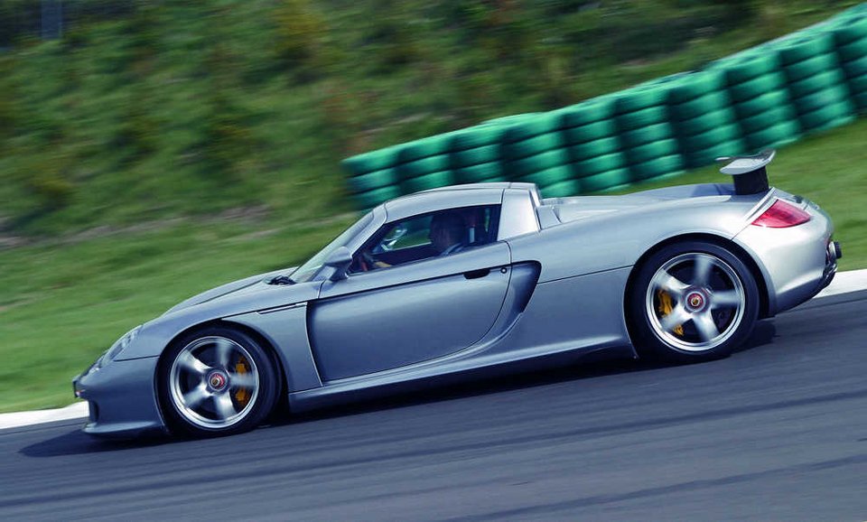 H Carrera GT που οδηγούσε ο φίλος του Paul Walker ήταν το hypercar της Porsche των ’00s. | iefimerida.gr 0