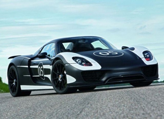 Η νέα υβριδική Πόρσε καίει λιγότερη βενζίνη από ένα Φιέστα [εικόνες +βίντεο] | iefimerida.gr 1