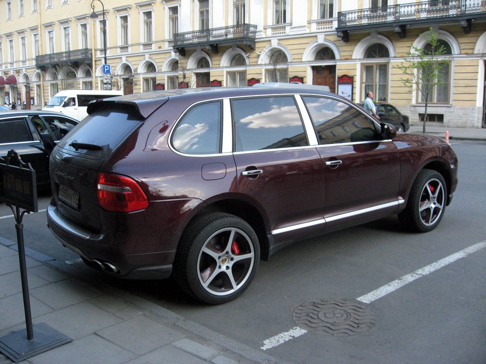 Το αυτοκίνητο στο οποίο βρήκε τον θάνατο ο Μαυρίκος -H δεύτερης γενιάς Porsche Cayenne | iefimerida.gr 3