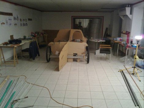 Πώς γίνεται μια πόρσε να κινείται με τελική ταχύτητα 10 μέτρα την ώρα; [εικόνες]  | iefimerida.gr 1